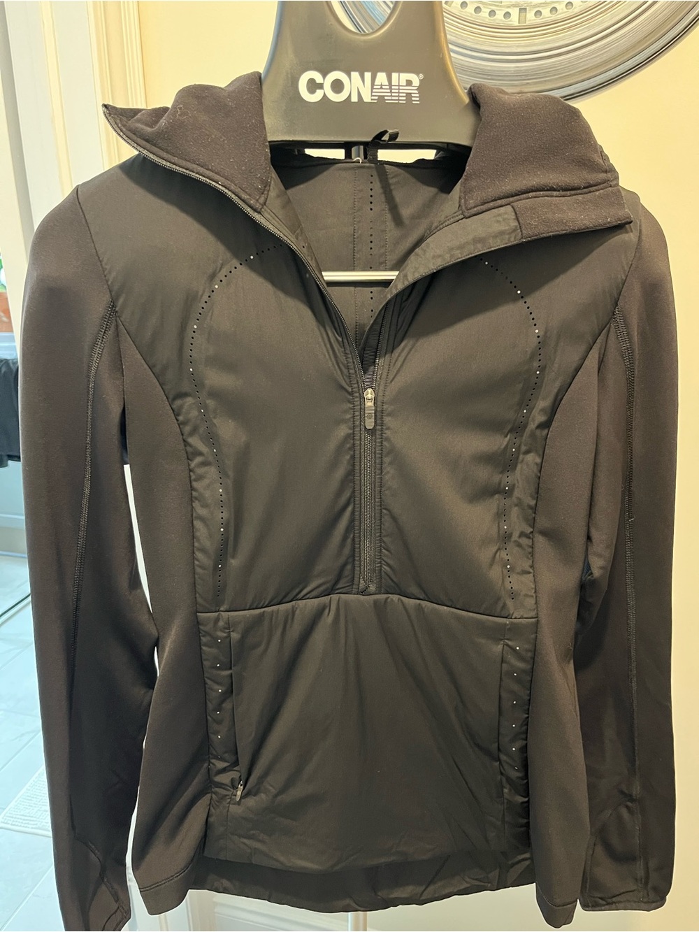 Black Women's Lightweight Zip-Up Jacket luulemon